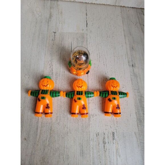 Halloween mini snowglobe pumpkin scarecrow figure set - Picture 3 of 9